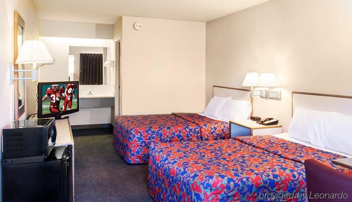 Red Roof Inn Atlanta-נורקרוס מראה חיצוני תמונה